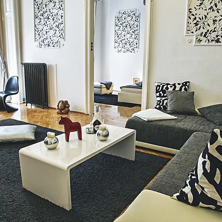 Pearl Apartment *